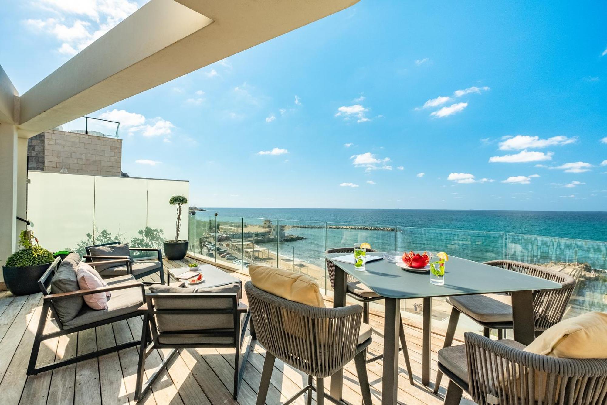 Penthouse 3Br + Roof Top + Parking - On The Beach Haifa Exterior photo