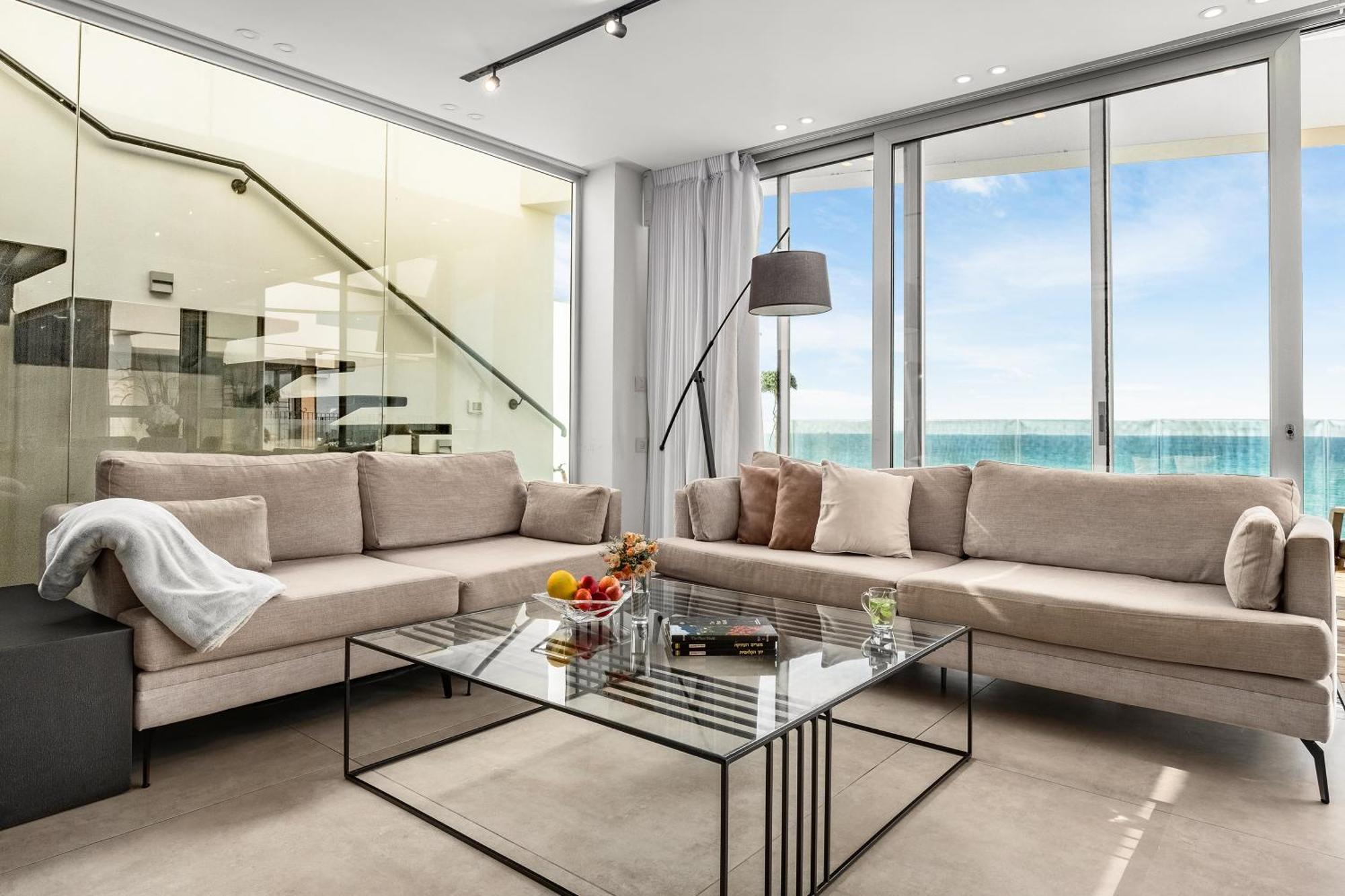 Penthouse 3Br + Roof Top + Parking - On The Beach Haifa Exterior photo