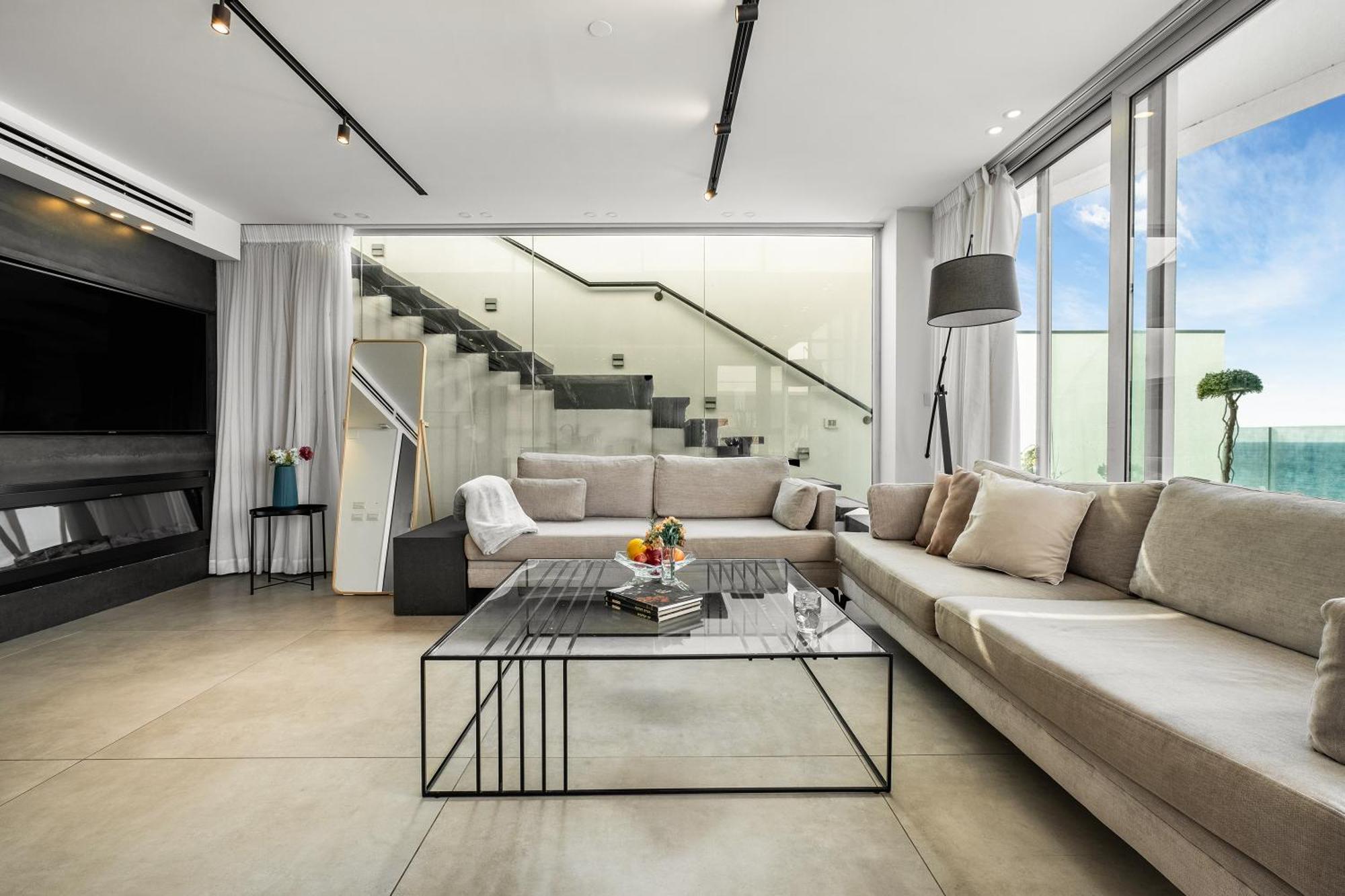 Penthouse 3Br + Roof Top + Parking - On The Beach Haifa Exterior photo