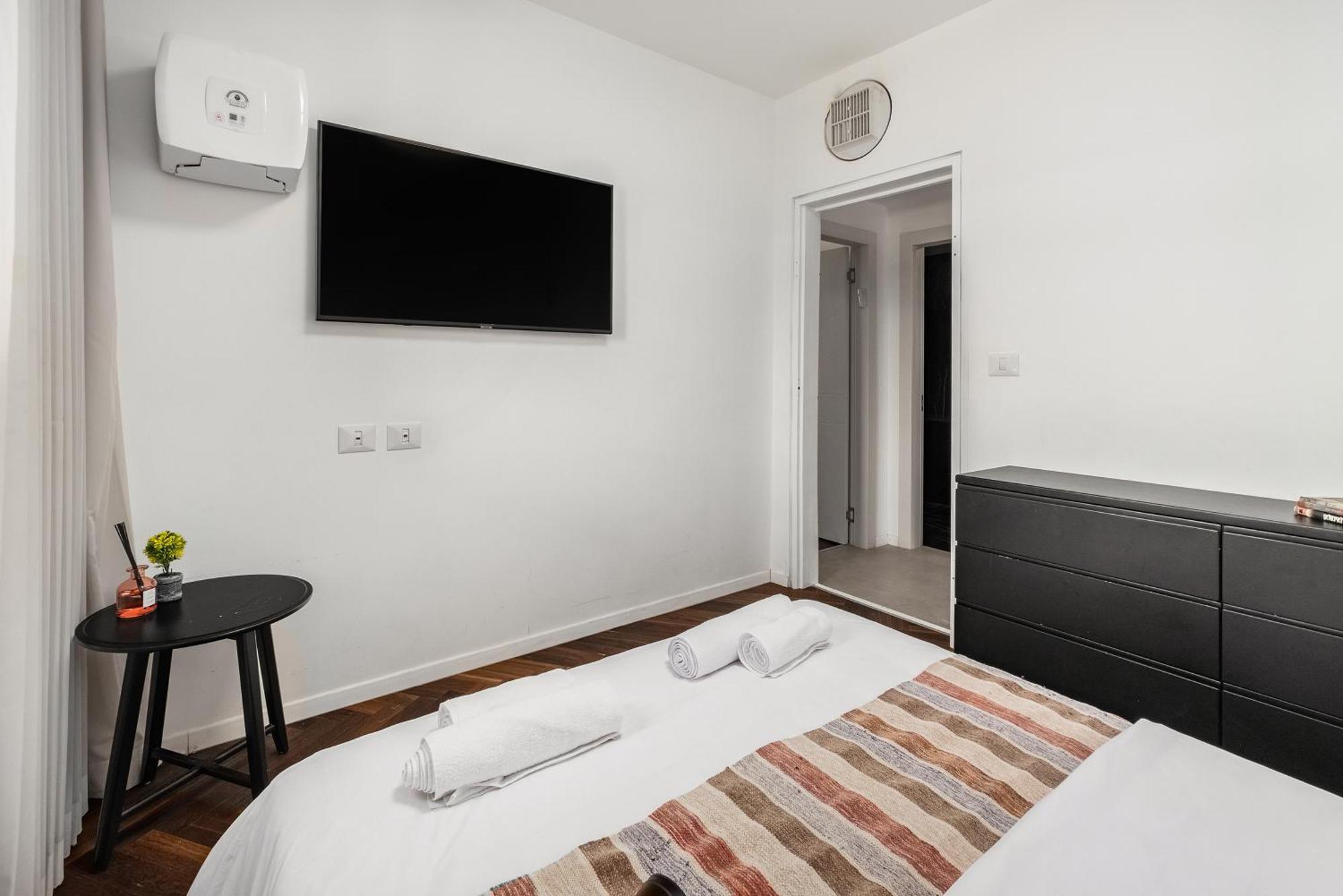 Penthouse 3Br + Roof Top + Parking - On The Beach Haifa Exterior photo